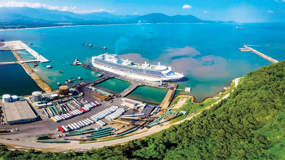 Khu kinh tế Chân Mây - Lăng Cô nhìn từ phía phía cảng nước sâu - Ảnh: Nguyễn Phong