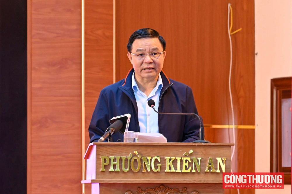 Quyền Bộ trưởng Bộ Công Thương Lê Mạnh Hùng trình bày về chương trình hành động của mình tại Đơn vị bầu cử số 02