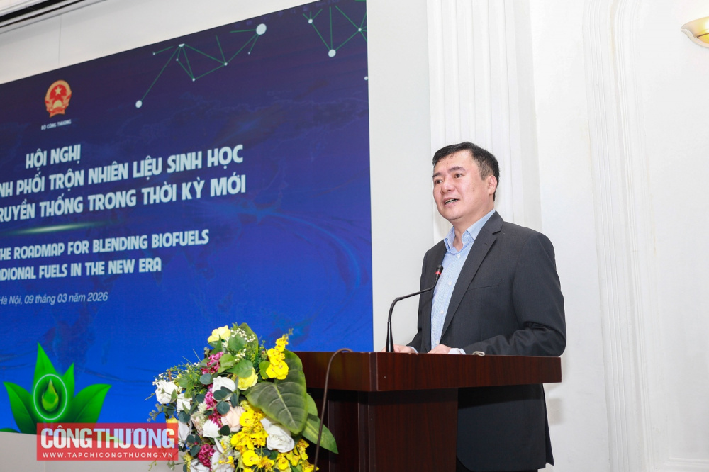 Thứ trưởng Nguyễn Sinh Nhật Tân