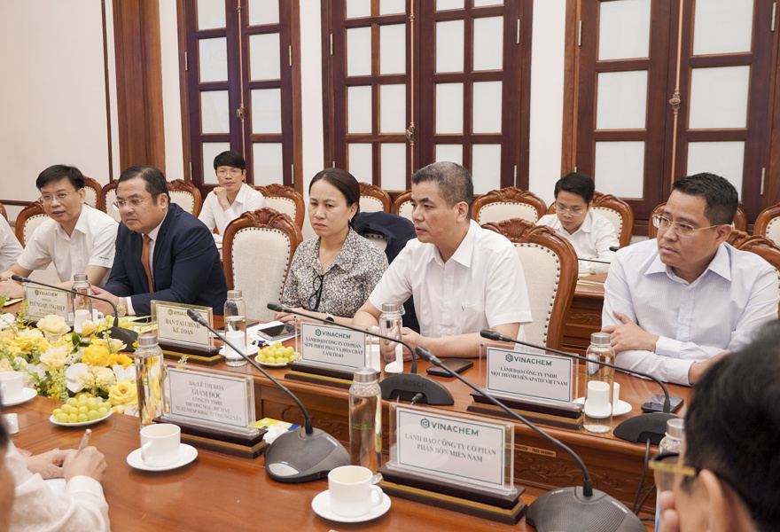 tập đoàn hóa chất làm việc 4