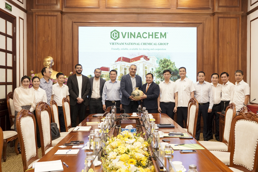 tập đoàn hóa chất làm việc 6