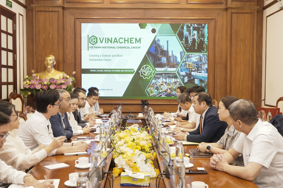 tập đoàn hóa chất làm việc