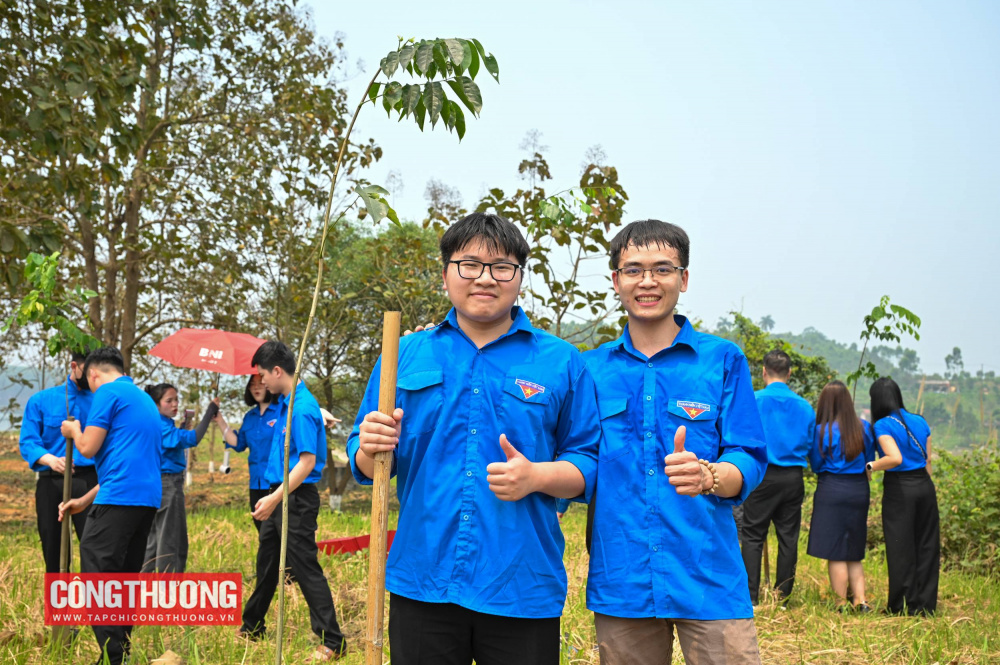 Thanh niên ngành Công Thương lan tỏa tinh thần xung kích qua chuỗi hoạt động tình nguyện tại Lào Cai