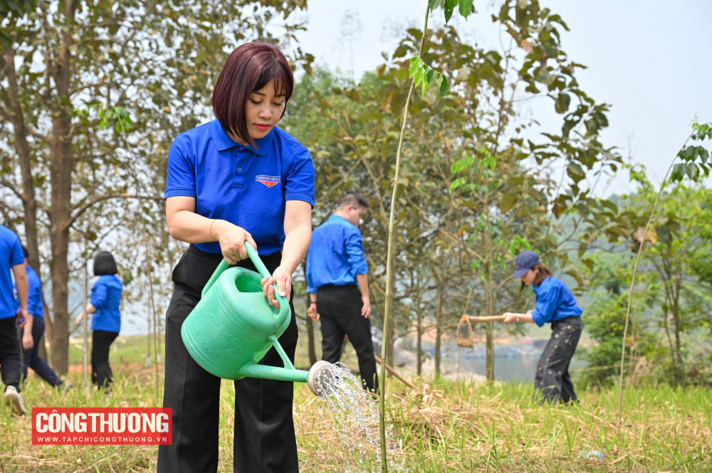 Thanh niên ngành Công Thương lan tỏa tinh thần xung kích qua chuỗi hoạt động tình nguyện tại Lào Cai