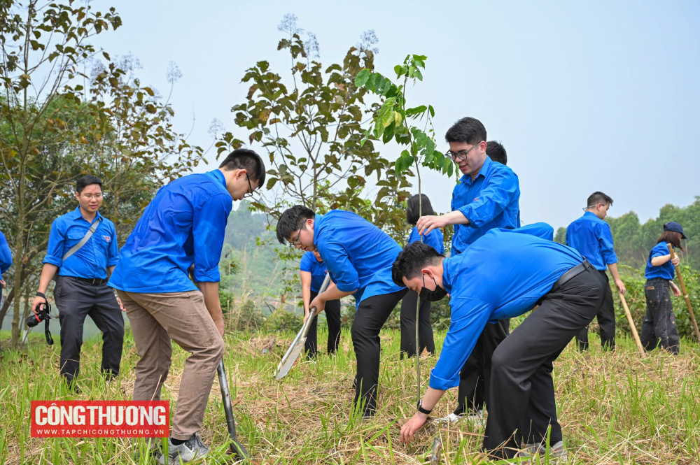 Thanh niên ngành Công Thương lan tỏa tinh thần xung kích qua chuỗi hoạt động tình nguyện tại Lào Cai