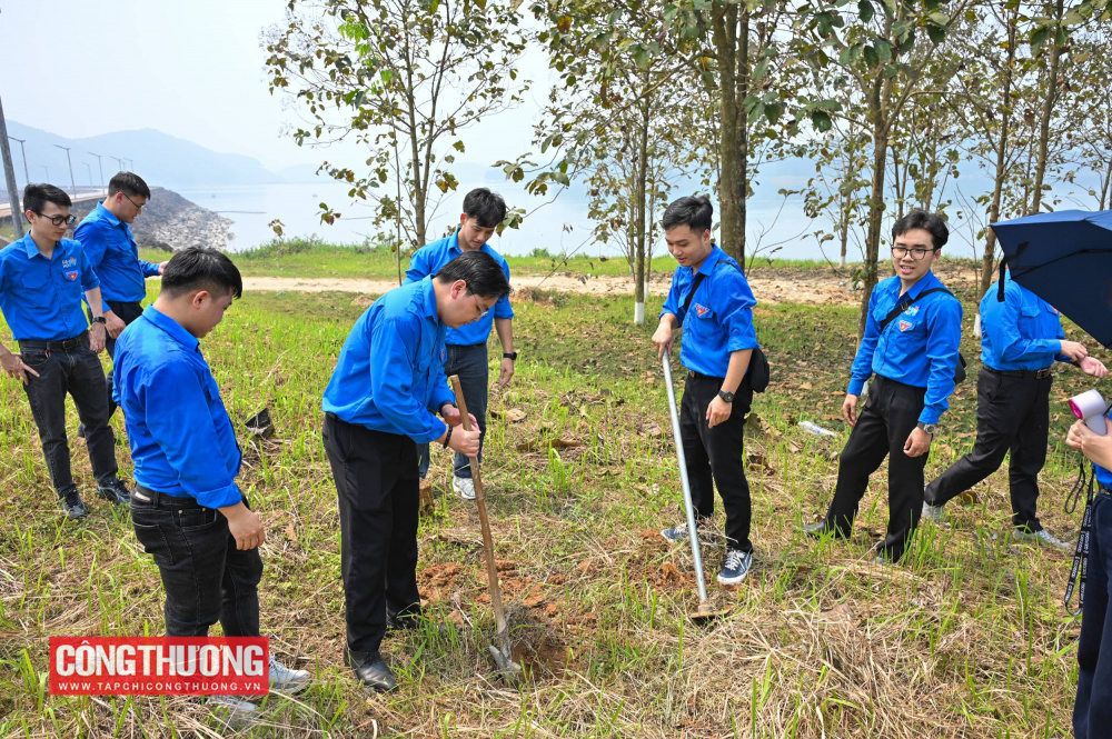 Thanh niên ngành Công Thương lan tỏa tinh thần xung kích qua chuỗi hoạt động tình nguyện tại Lào Cai