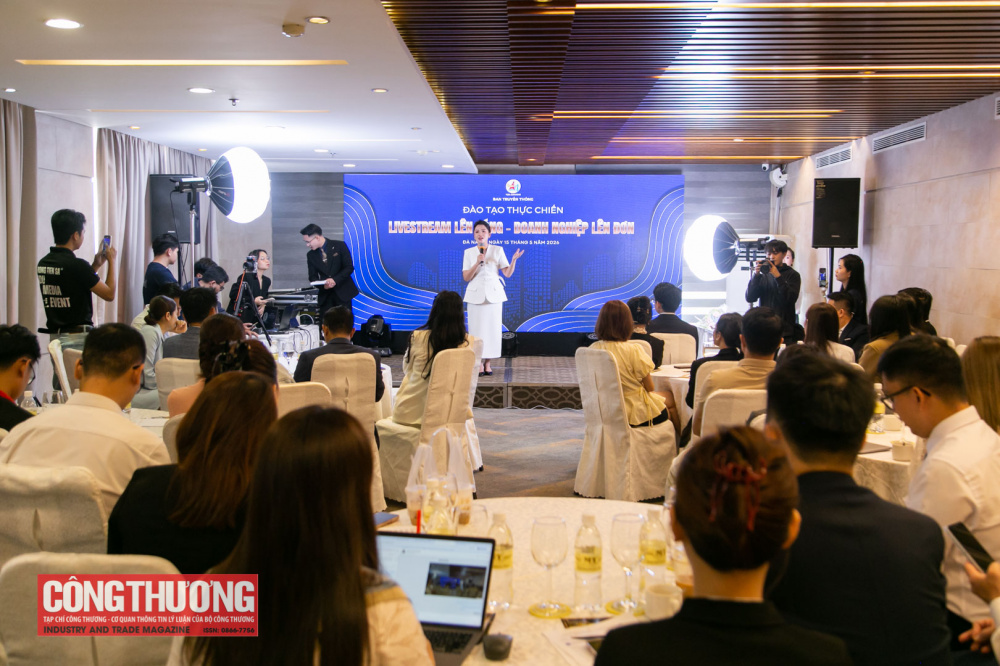 hương trình đào tạo thực chiến “Livestream lên sóng - Doanh nghiệp lên đơn” với sự tham gia của 60 doanh nghiệp