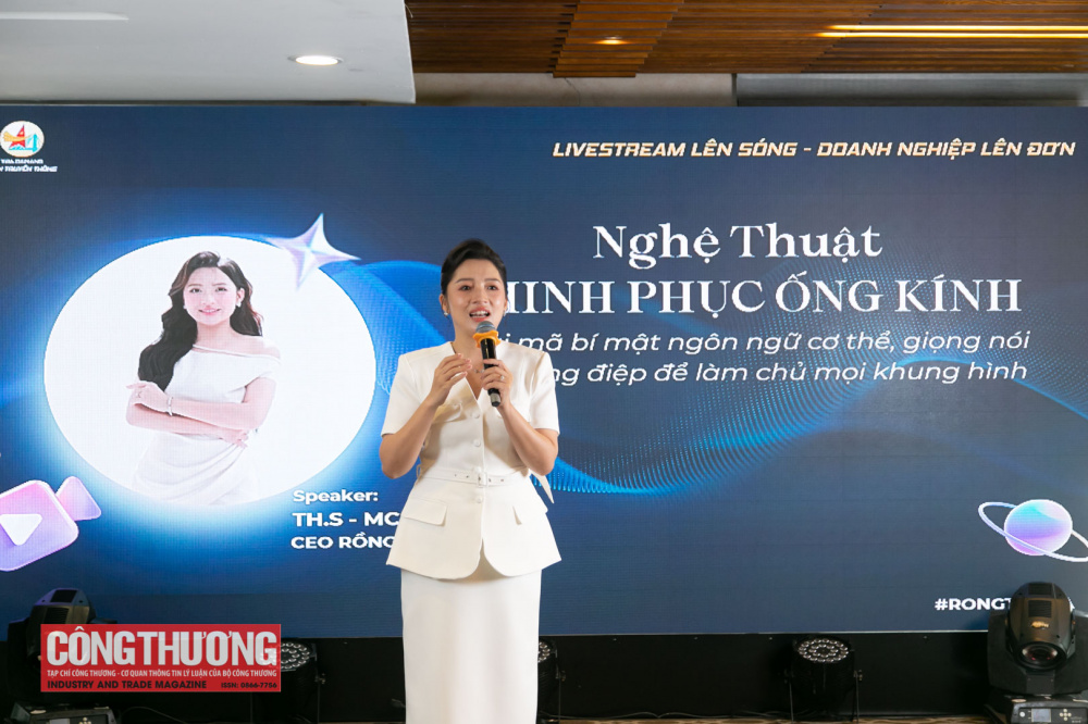 bà Trần Thị Lệ Chi - Phó Chủ tịch Hội Doanh nhân trẻ thành phố Đà Nẵng cho biết, trong bối cảnh kinh doanh số phát triển mạnh mẽ, livestream không còn là xu hướng mà đã trở thành kỹ năng thiết yếu giúp doanh nghiệp tiếp cận khách hàng và gia tăng doanh số.