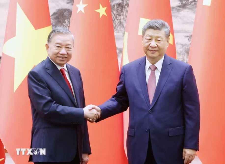 Tổng bí thư thăm Trung Quốc