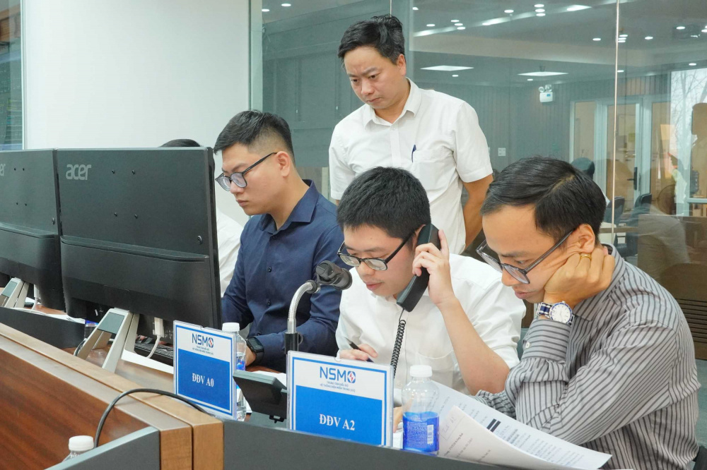 Đại diện các đơn vị tham gia như NSMO, SSO, PTC2, PTC3, EVNCPC, ĐLPC, KHPC, NMĐMT Hòa Hội và NMTĐ Sông Hinh cũng đánh giá cao ý nghĩa thiết thực của chương trình diễn tập, góp phần nâng cao kỹ năng xử lý tình huống và thống nhất quy trình phối hợp vận hành trong điều kiện hệ thống điện ngày càng phức tạp.