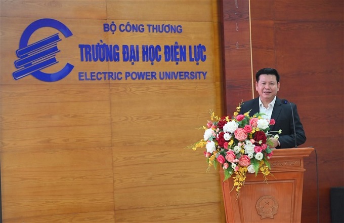 PGS.TS Đinh Văn Châu bày tỏ lời cảm ơn tới Công ty TNHH Mitsubishi Motors Việt Nam và Nhà phân phối Hanoi Auto.