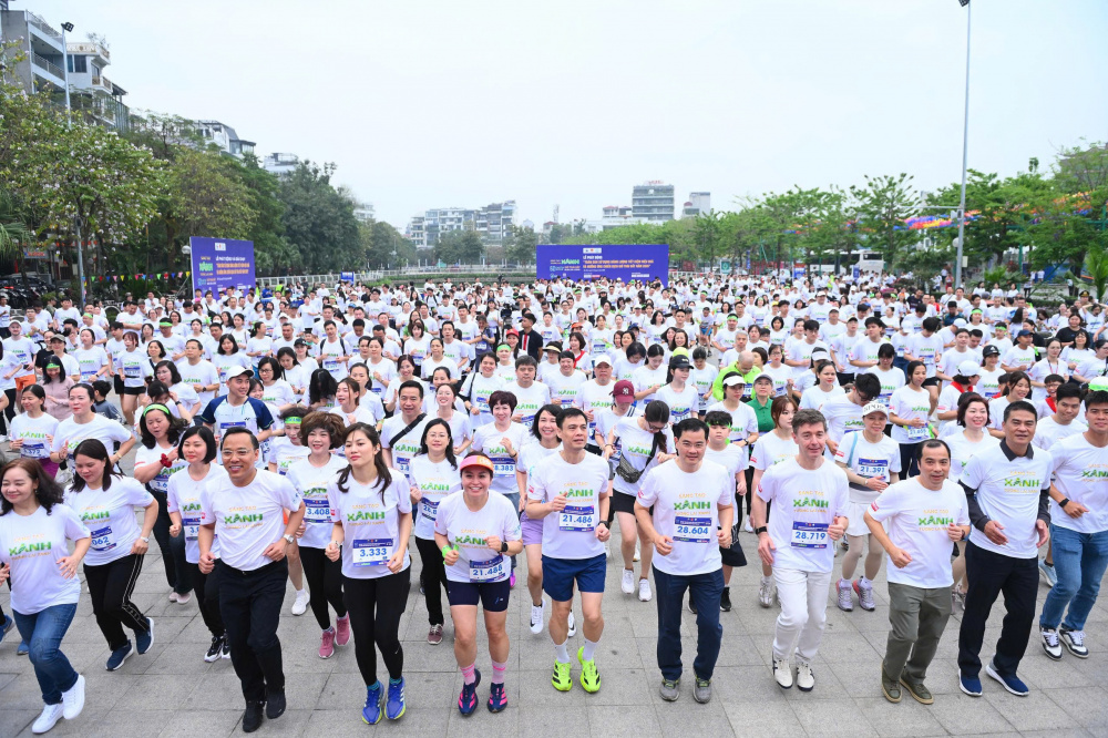 Giải chạy trực tiếp hưởng ứng “Toàn dân sử dụng năng lượng tiết kiệm hiệu quả và hưởng ứng chiến dịch Giờ Trái đất năm 2026” diễn ra ngày 21/3 thu hút hơn 2.000 người tham gia.