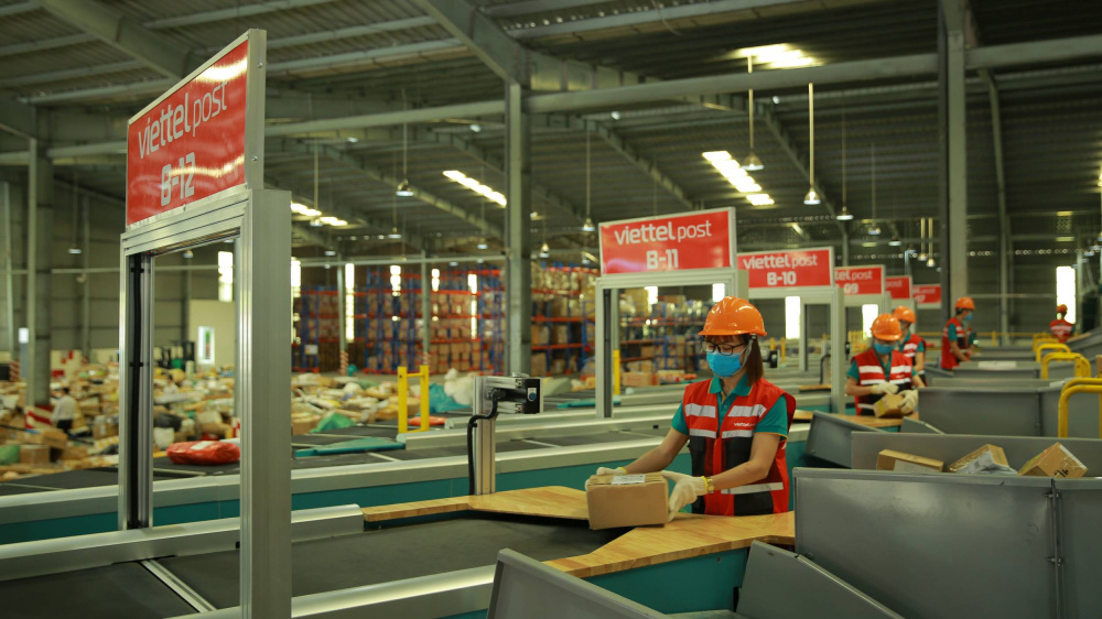 Xây dựng, phát triển các trung tâm logistics lớn, đạt chuẩn quốc tế, gắn kết chặt chẽ với cảng biển, cảng hàng không trung chuyển quốc tế