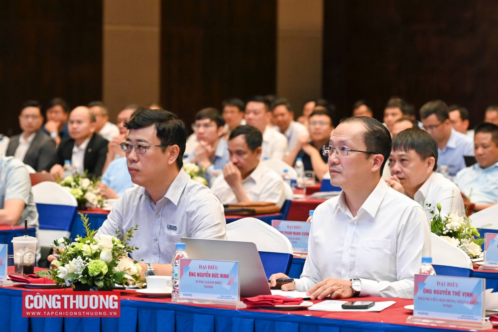 Đại diện lãnh đạo Công ty Vận hành hệ thống điện và thị trường điện Quốc gia (NSMO) tham dự Hội nghị