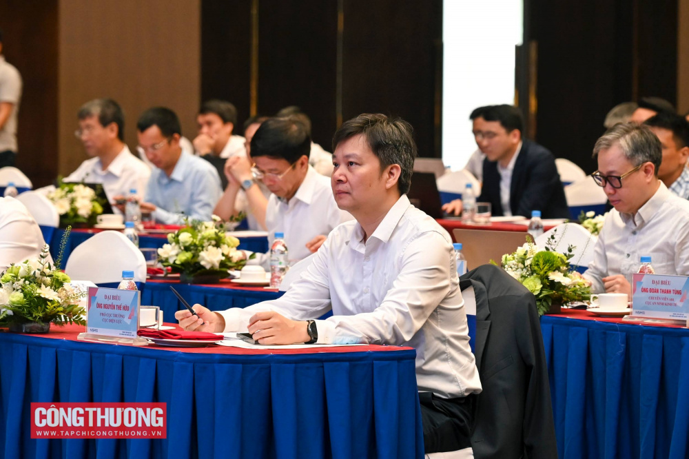 Đại diện lãnh đạo Công ty Vận hành hệ thống điện và thị trường điện Quốc gia (NSMO) tham dự Hội nghị