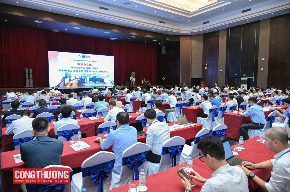 Ông Nguyễn Thế Hữu - Phó Cục trưởng Cục Điện lực (Bộ Công Thương) phát biểu tại Hội nghị