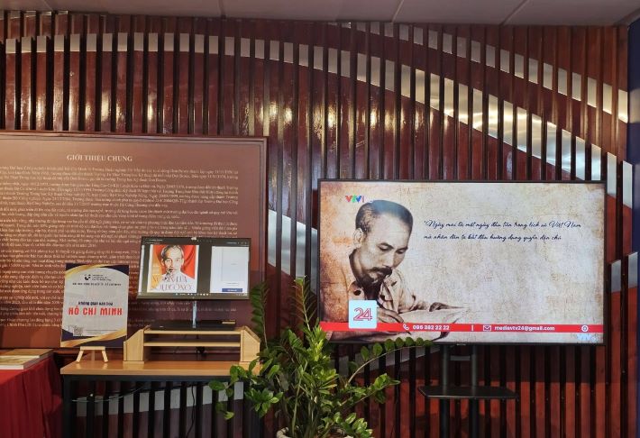  Khu triển lãm mô hình sách và sách số tại Không gian Hồ Chí Minh