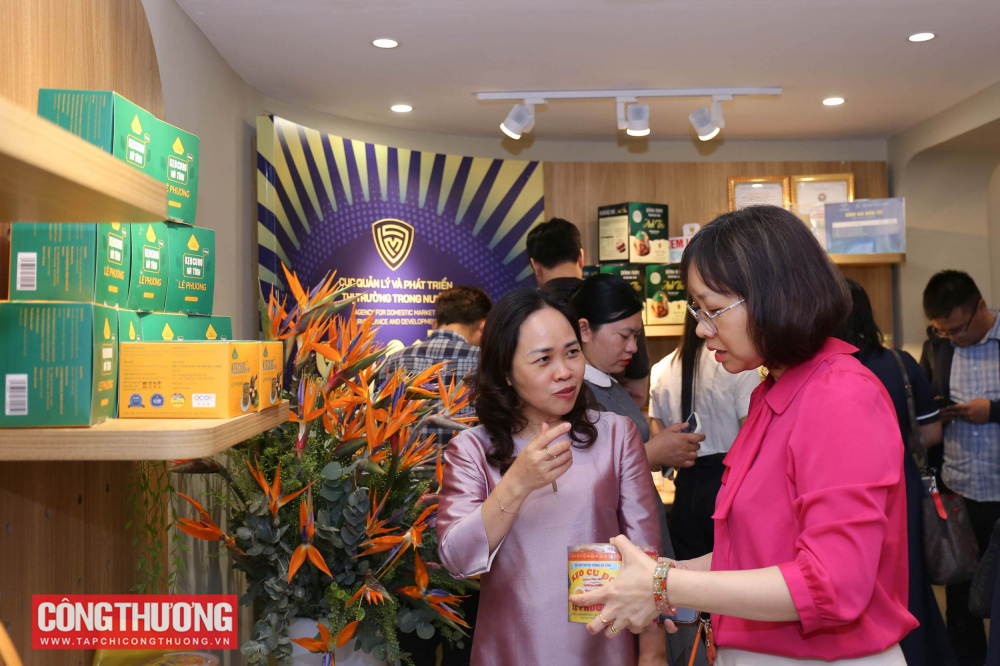 o Cục Quản lý và Phát triển thị trường trong nước phối hợp với UBND tỉnh Hà Tĩnh, UBND phường Hoàn Kiếm, TikTok Việt Nam và Công ty Cổ phần Thanh toán Quốc gia Việt Nam tổ chức từ ngày 23-26/4 tại 62 Tràng Tiền (phường Hoàn Kiếm, Hà Nội), nhằm hướng tới mục tiêu phát triển thị trường trong nước, thúc đẩy lưu thông hàng hóa và gia tăng độ phủ của hàng Việt.