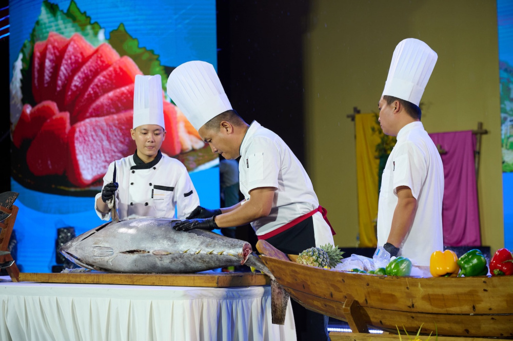 trình diễn phi lê cá ngừ đại dương Phú Yên, Đắk Lắk