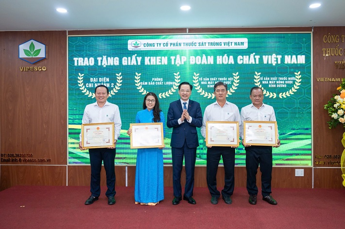 vipesco khen thưởng 1