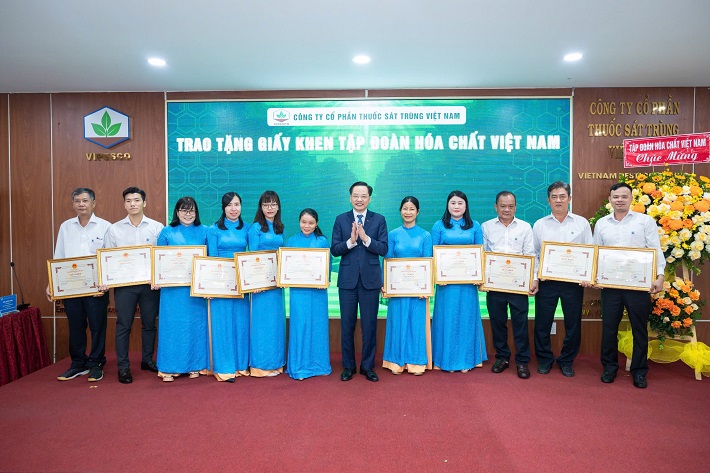 vipesco khen thưởng 3