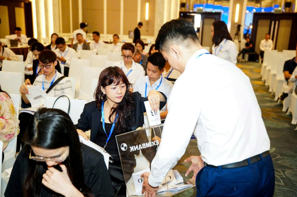 Ngân hàng Eximbank