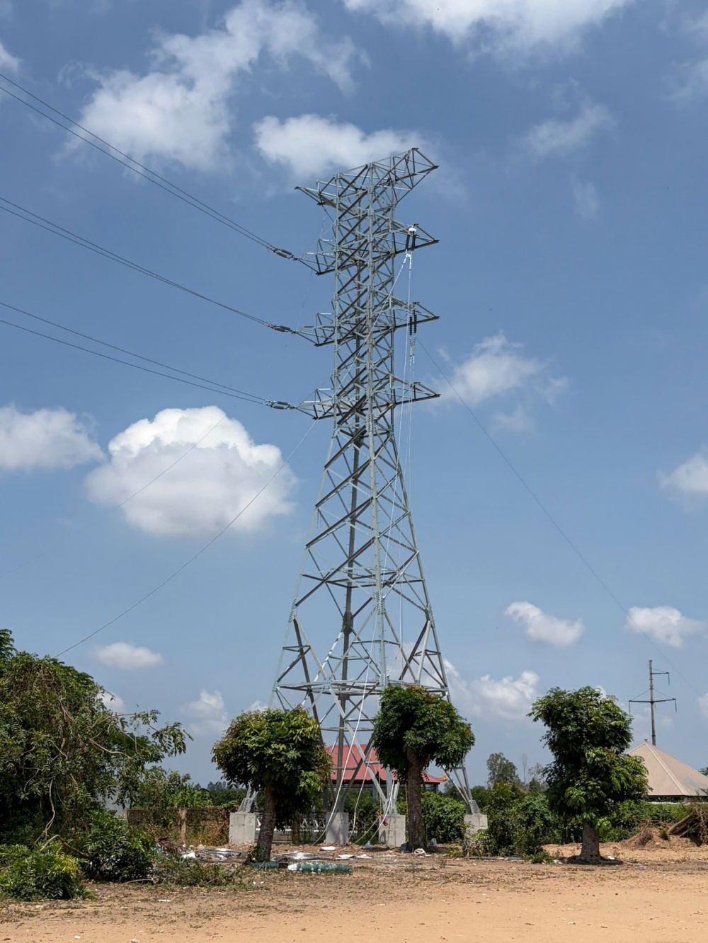 “Chạy” nước rút trên những công trình lưới điện 110kV trọng điểm phía Nam