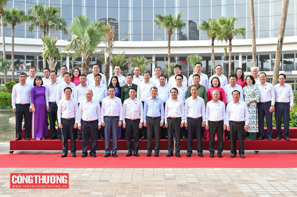 Thủ tướng và các đại biểu dự Hội nghị