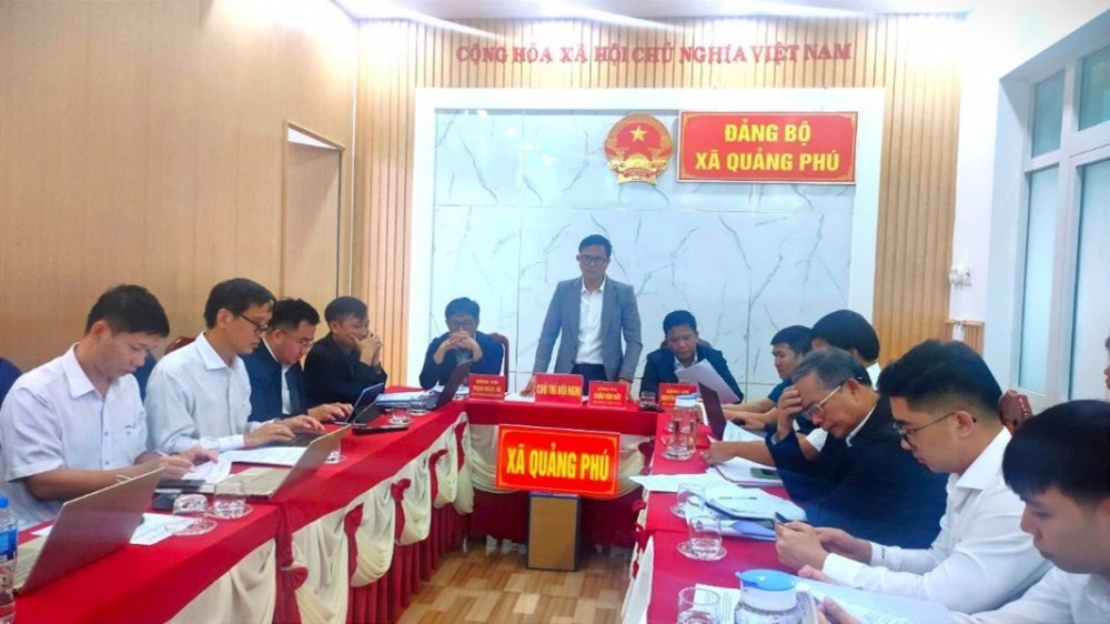 Ban lãnh đạo Công ty cùng Lãnh đạo xã Quảng Phú, tỉnh Lâm Đồng họp bàn phương án vận hành điều tiết nước phục vụ sản xuất, phòng chống hạn vụ Đông Xuân 2025-2026