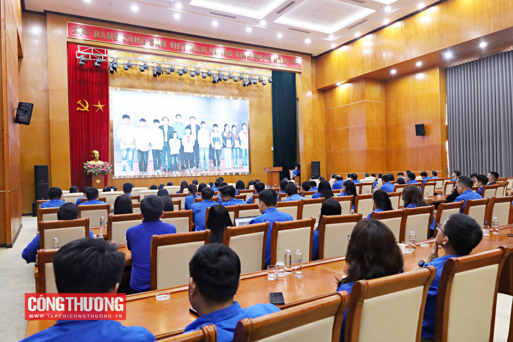 biểu dương sự chủ động, sáng tạo của Đoàn Thanh niên Chính phủ trong việc đa dạng hóa các hình thức hoạt động