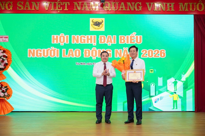 bình điền khen thưởng 2