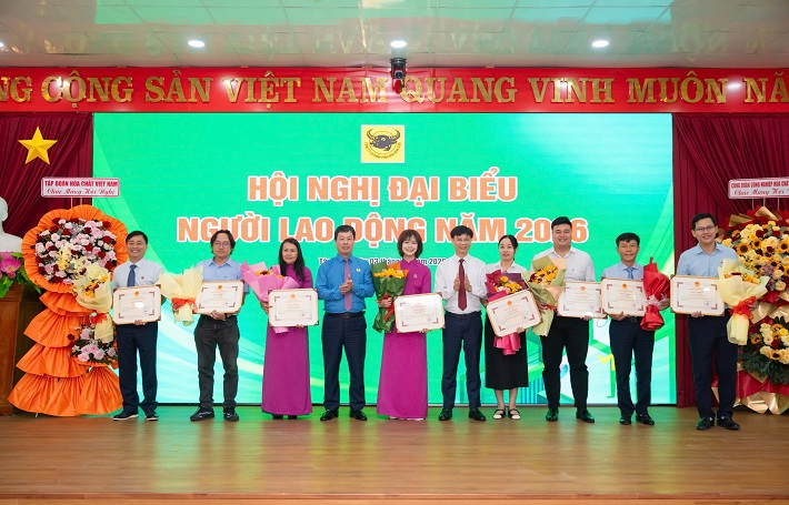 bình điền khen thưởng 3