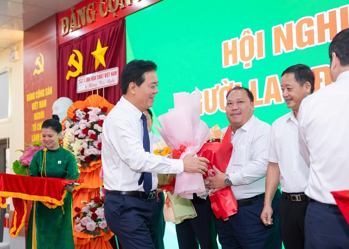 bình điền khen thưởng 7