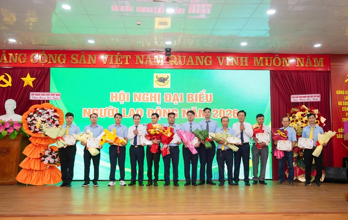 bình điền khen thưởng 9