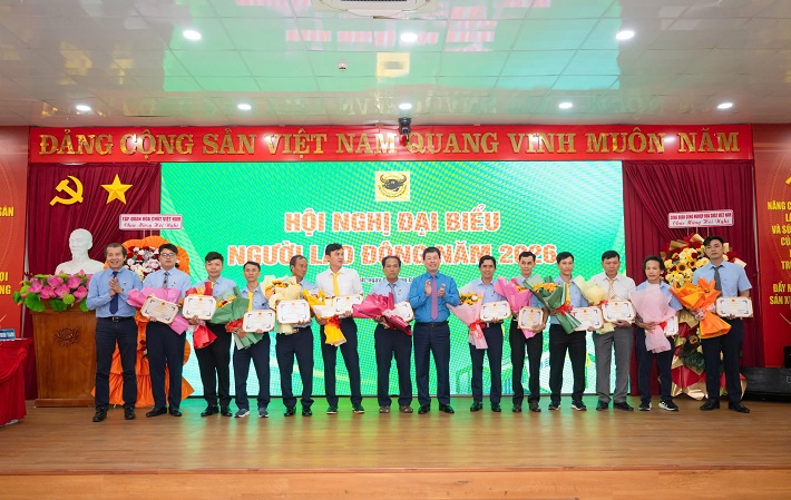 bình điền khen thưởng 10