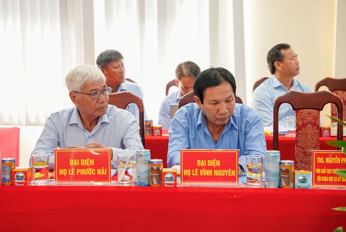 Đại diện họ Lê được sử sách lưu lại là ông tổ khai phá ngành nghề yến sào tại Khánh Hòa cùng tham gia.