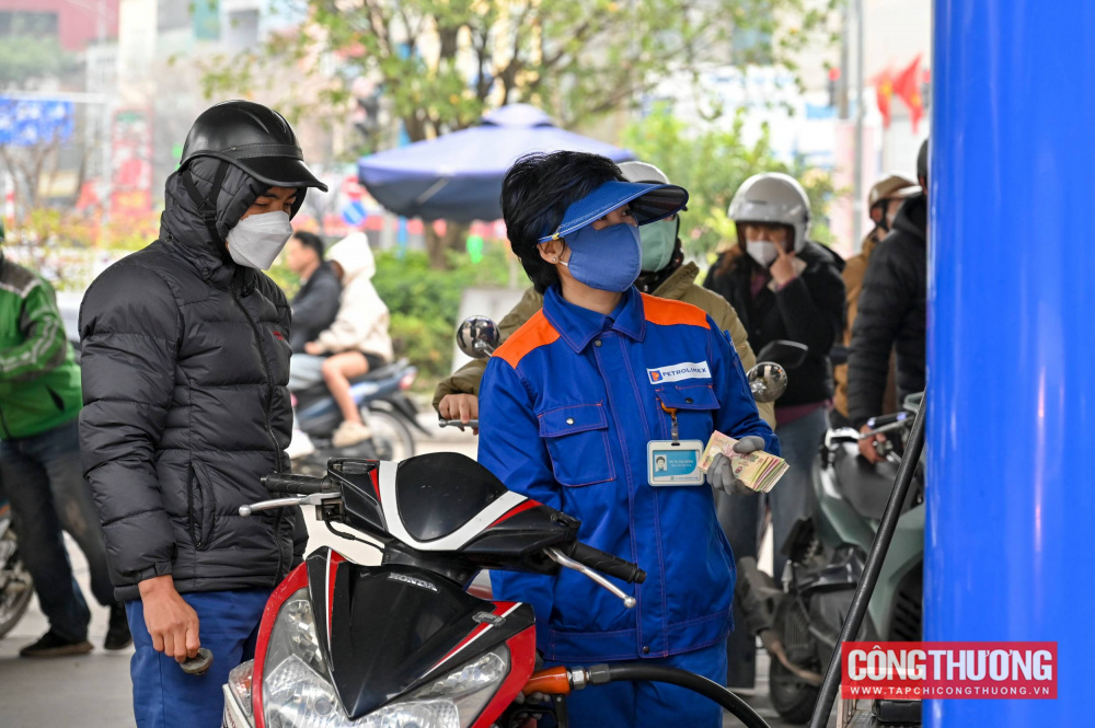 Giá xăng dầu được điều hành linh hoạt, áp dụng nhiều biện pháp thuế, phí, Quỹ bình ổn giá xăng dầu để kiềm chế đà tăng