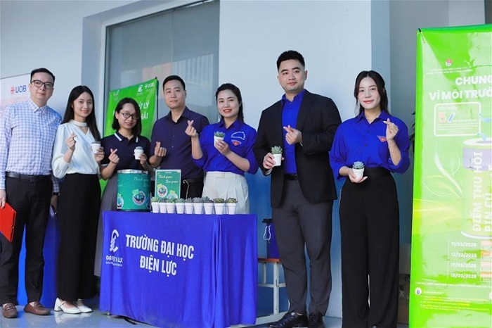 Chương trình “Chung tay vì Môi trường xanh” do Đoàn Thanh niên Trường Đại học Điện lực phối hợp tổ chức