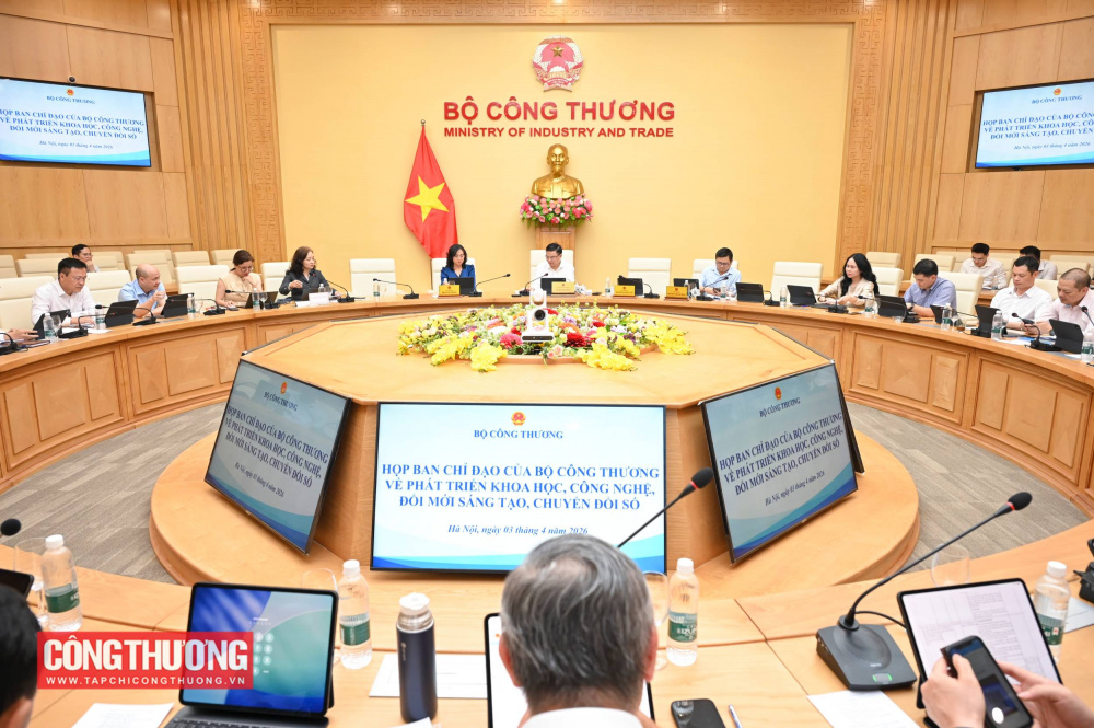 Quyền Bộ trưởng Lê Mạnh Hùng chủ trì cuộc họp Ban Chỉ đạo của Bộ Công Thương về phát triển khoa học, công nghệ, đổi mới sáng tạo, chuyển đổi số và Đề án 06