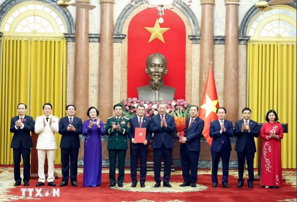 trao quyết định thành viên Chính phủ