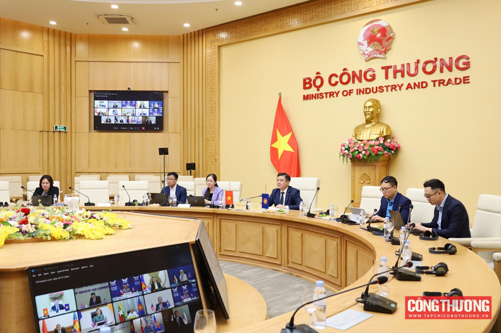 xung đột đang tác động đến ASEAN thông qua nhiều kênh như năng lượng, thương mại, logistics và tài chính