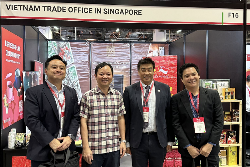 Tham t&aacute;n Cao Xu&acirc;n Thắng chia sẻ th&ocirc;ng tin thị trường Việt Nam - Singapore cho c&aacute;c doanh nghiệp
