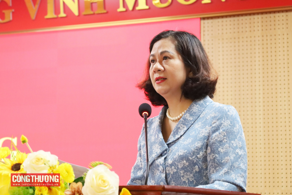 Trưởng ban Tuyên giáo và Dân vận Đảng ủy Bộ Công Thương Nguyễn Minh Huệ thông qua nội dung, chương trình Lớp bồi dưỡng