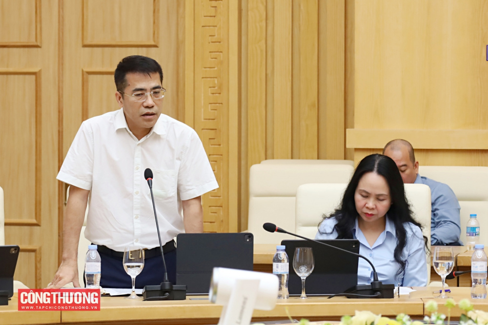 Bộ trưởng Lê Mạnh Hùng làm việc với Cục Đổi mới sáng tạo, Chuyển đổi xanh và Khuyến công