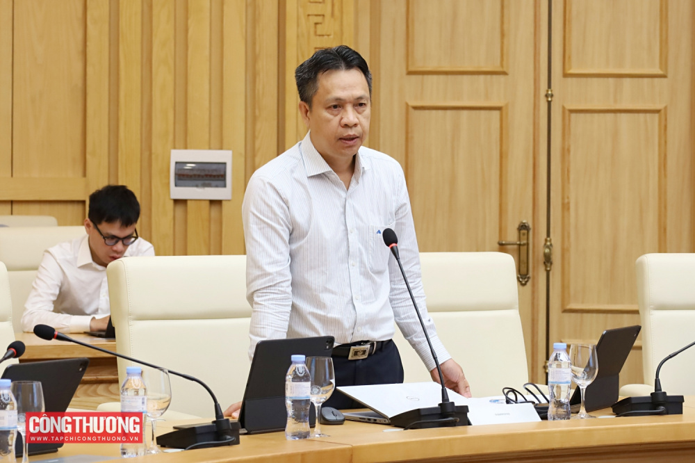 Bộ trưởng Lê Mạnh Hùng làm việc với Cục Đổi mới sáng tạo, Chuyển đổi xanh và Khuyến công