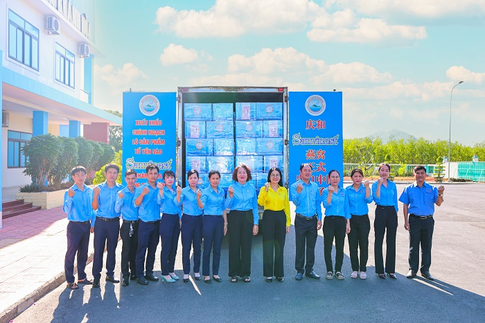 Yến sào Khánh Hòa tiếp tục xuất khẩu lô tổ yến Sanvinest sang Trung Quốc, khẳng định chất lượng và đẩy mạnh hiện diện tại các thị trường lớn.