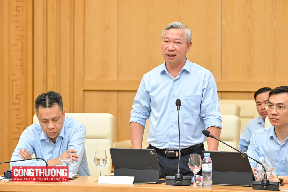 Lãnh đạo các đơn vị thuộc Bộ phát biểu tại buổi làm việc
