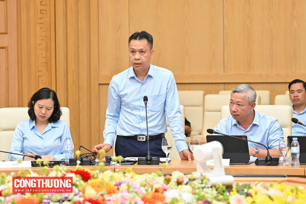 Lãnh đạo các đơn vị thuộc Bộ phát biểu tại buổi làm việc