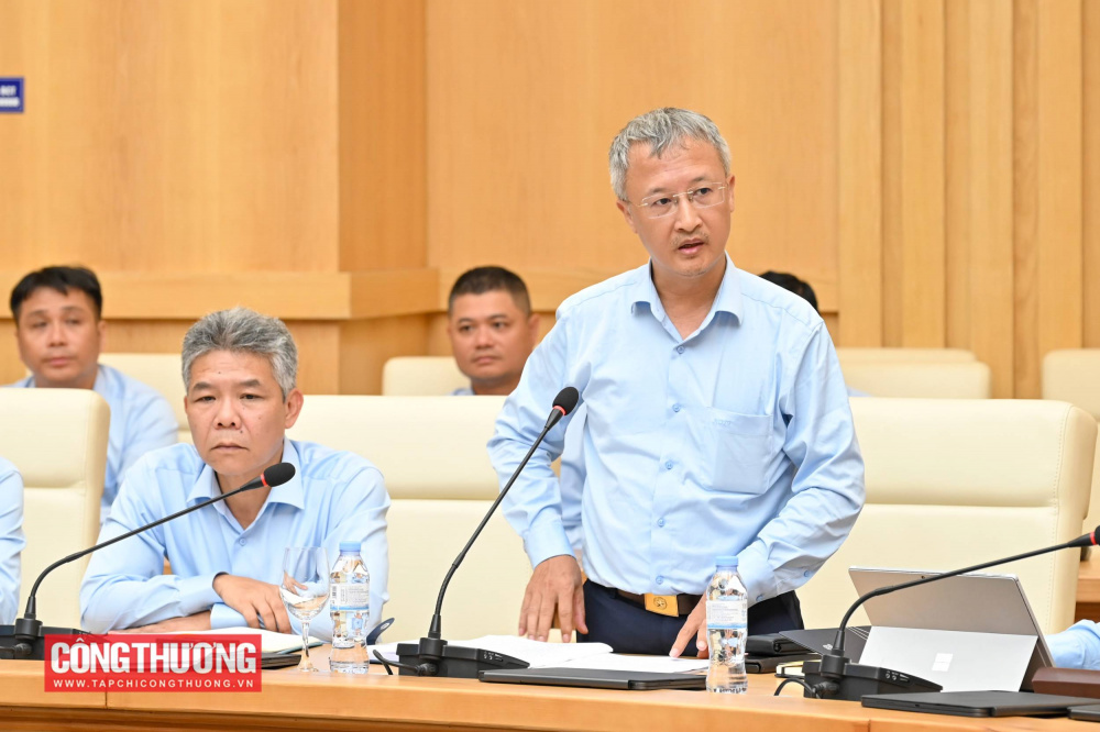 Đại diện Cục Kỹ thuật an toàn và Môi trường Công nghiệp phát biểu tại cuộc họp