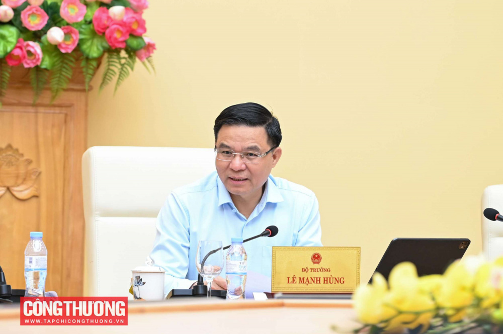 Bộ trưởng Bộ Công Thương Lê Mạnh Hùng làm việc với Cục Xúc tiến thương mại